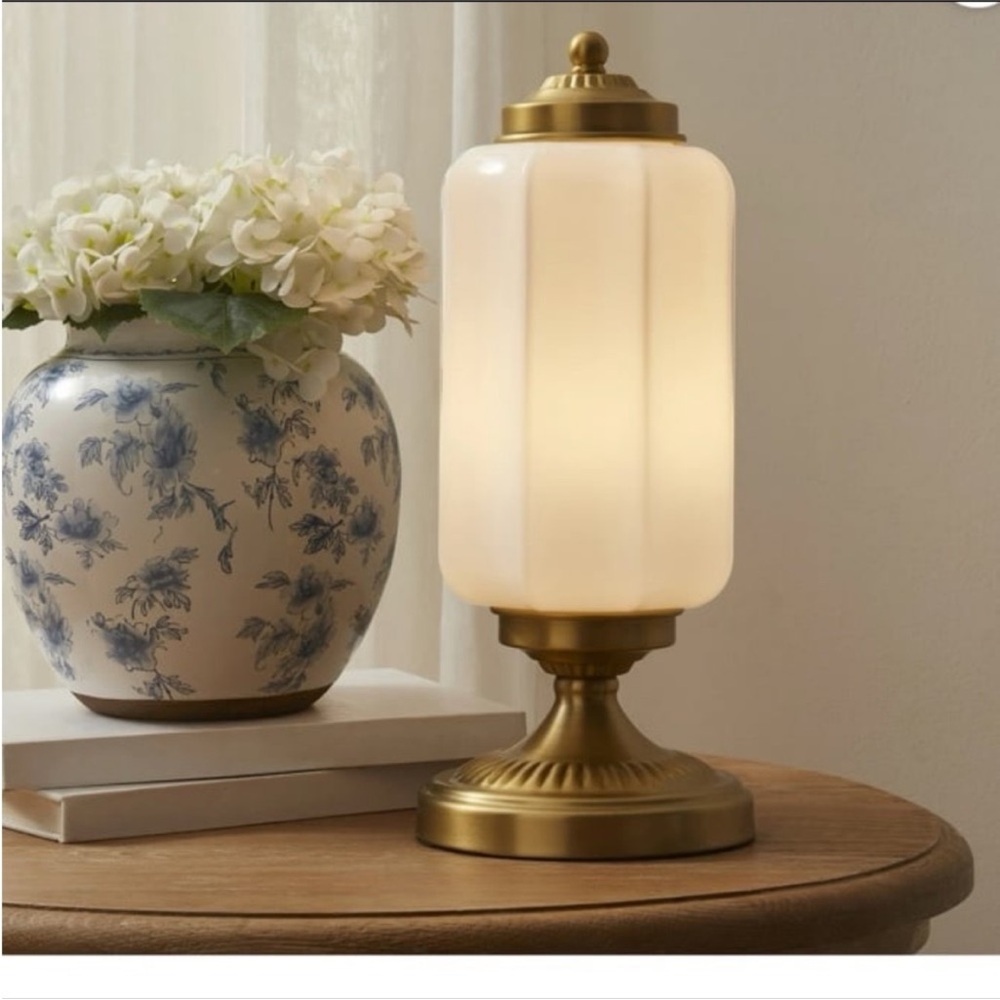NIB/ My Texas House 15" Brass Glass Shade Table Lamp
